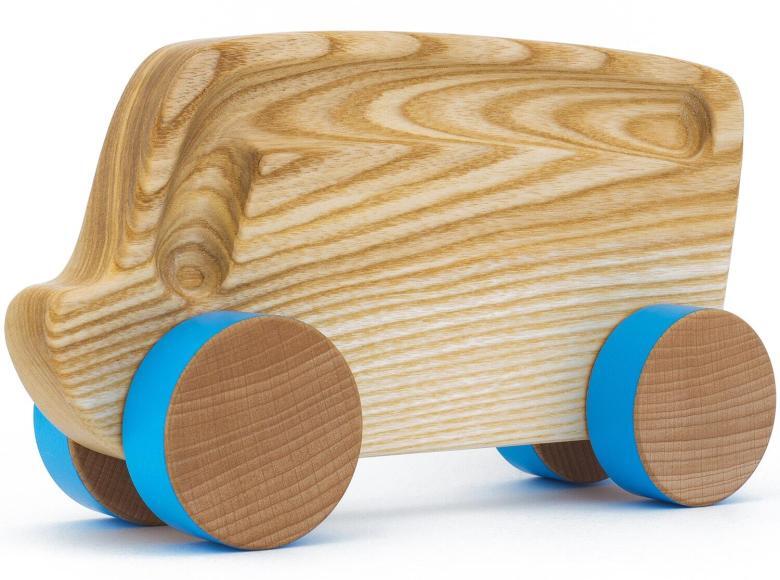 Dobrze wyeksponowana, z wyczuwalną fakturą, duża powierzchnia pięknego jesionowego drewna.