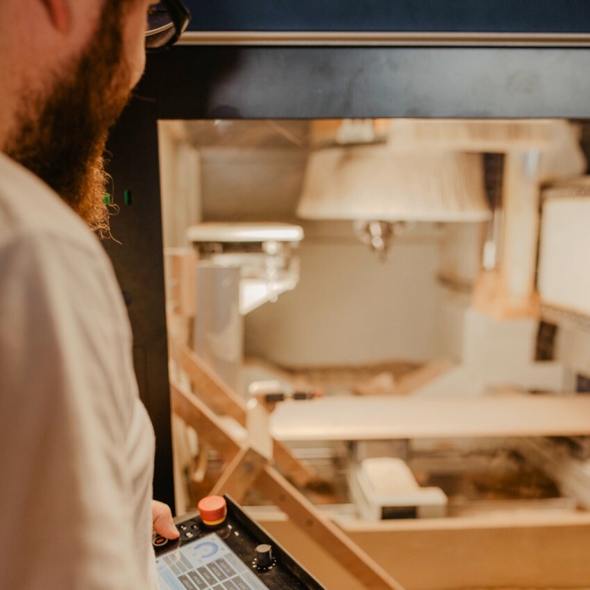 Frezowanie CNC na centrum obróbczym - pilot.